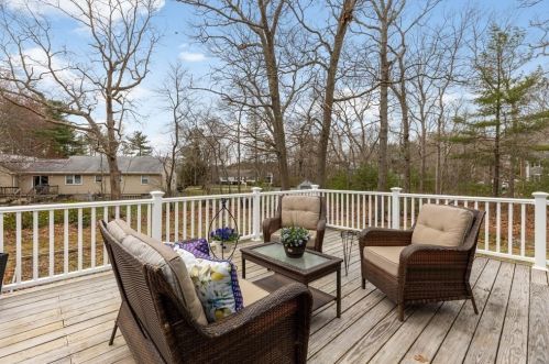 105 Hall Dr, Hingham MA 02061-1813 exterior