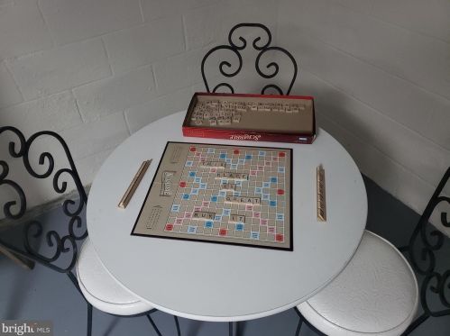 645 Kings Hwy, West Deptford NJ 08096-3129 exterior