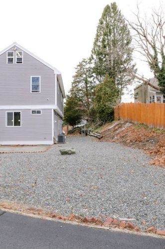 135 Highland St, Taunton MA 02780-4730 exterior