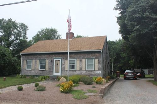 203 Keene Rd, New Bedford, MA 02743-1333