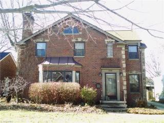 1526 Parkwood Rd, Cleveland OH  44107-4720 exterior