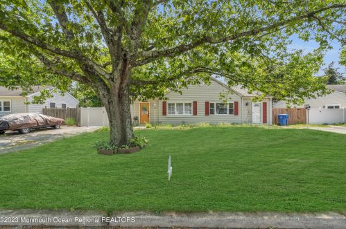 2537 Lexington Ct, Jackson Twp NJ 08527-5033 exterior