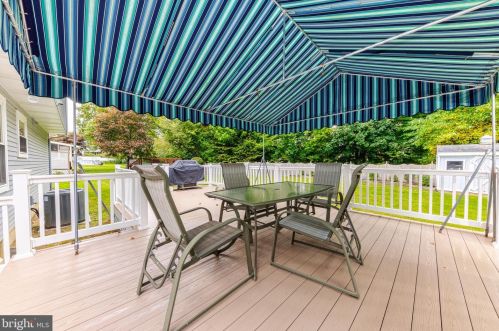 34 Pelham Dr, West Deptford NJ 08051-1736 exterior