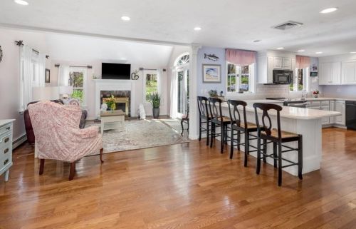 21 Franklin Rodgers Rd, Hingham MA 02043-2665 exterior