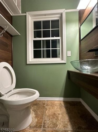 264 Davis Ave, Kearny NJ 07032-3402 exterior