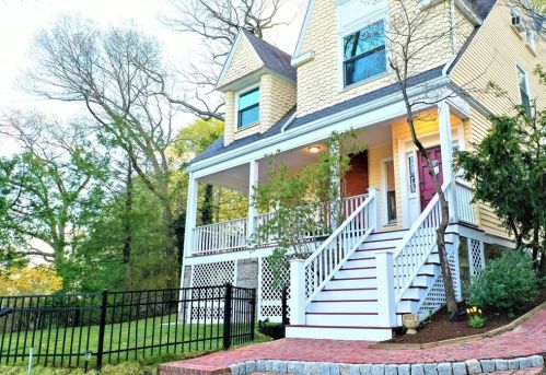 67 Grove Hill Ave, Newton, MA 02460-2336