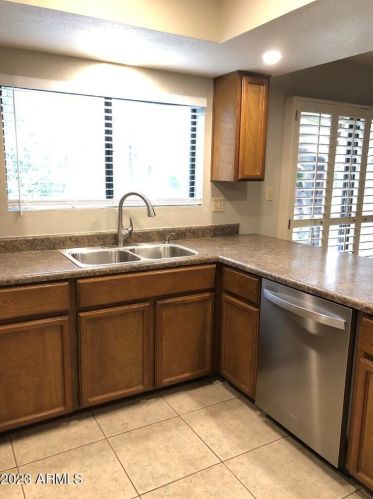 22 Butler Dr, Phoenix AZ 85051-4741 exterior