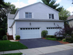 17 Tanglewood Rd, Newton MA 02459-2849 exterior