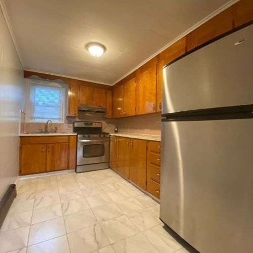 87 Orange St, Fall River MA 02720-4846 exterior