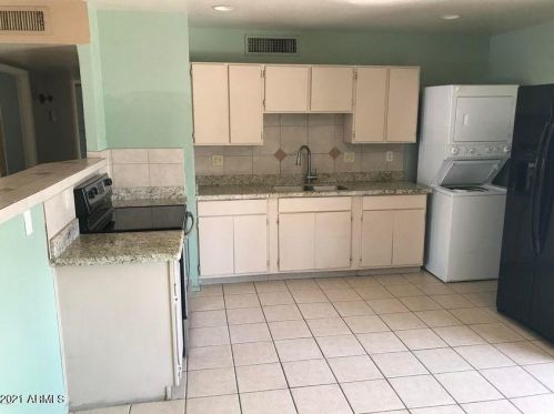 3401 Country Gables Dr, Phoenix AZ  85053-4756 exterior