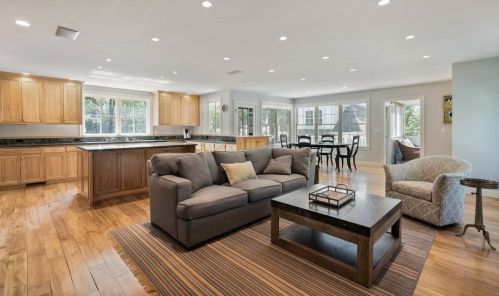 136 Village Ave, Dedham MA  02026-4224 exterior