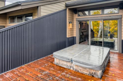 2539 Fairway Vlg Dr, Park City UT 84060-7023 exterior