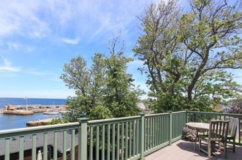 1 Main St, Rockport MA 01966-1513 exterior