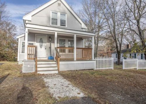 27 Greylock Ave, Taunton MA  02780-4040 exterior