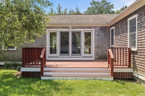 9 Independence Ln, Hingham MA exterior