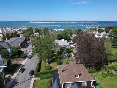 10 Clyfton St, Plymouth, MA 02360-3904