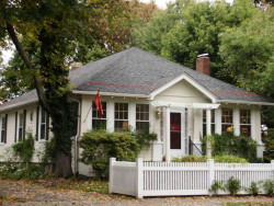 1445 Centre St, Newton, MA 02459-2469