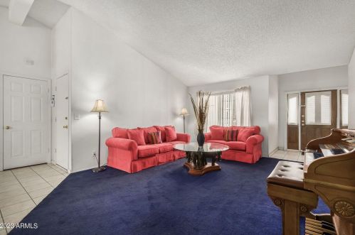 3409 67th Dr, Phoenix, AZ 85033-4423