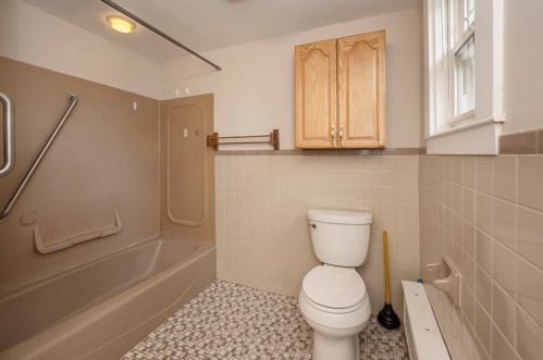 1769 Washington St, Braintree MA 02184-7918 exterior