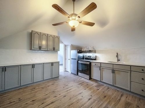 16 Frederick St, Montgomery MA 01085-3180 exterior