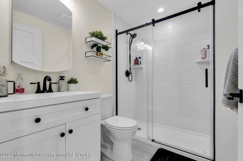 218 Chandler Rd, Jackson Twp NJ  08527-4339 exterior