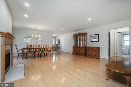 125 Sandpiper Ln, West Deptford NJ 08086-2196 exterior