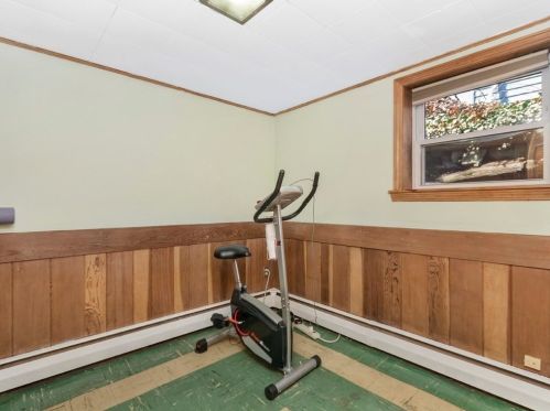 366 Sprague St, Dedham MA 02026-5242 exterior