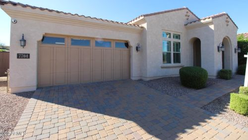 7704 29th Pl, Phoenix AZ  85042-7138 exterior