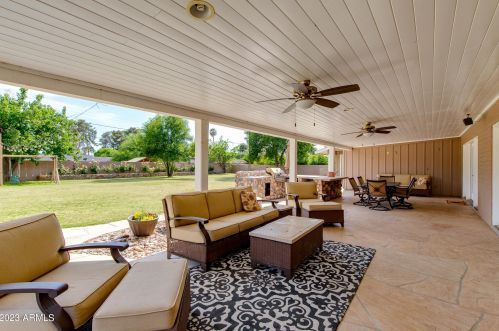 3713 Camelback Rd, Phoenix AZ 85033-1505 exterior