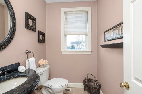 2276 Cedar St, Dighton MA 02715-1035 exterior