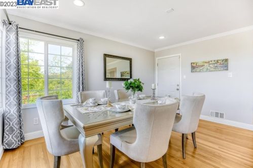 1225 Sandelin Ave, San Leandro CA  94577-3956 exterior