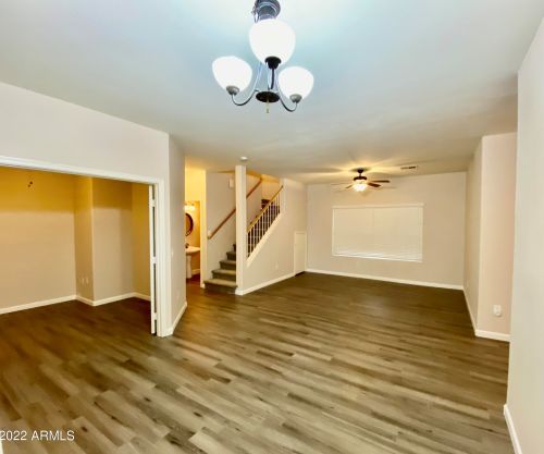 4056 Abraham Ln, Phoenix AZ  85050-7215 exterior