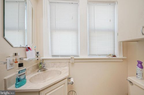 523 Lincoln Ave, West Deptford NJ 08066-1136 exterior