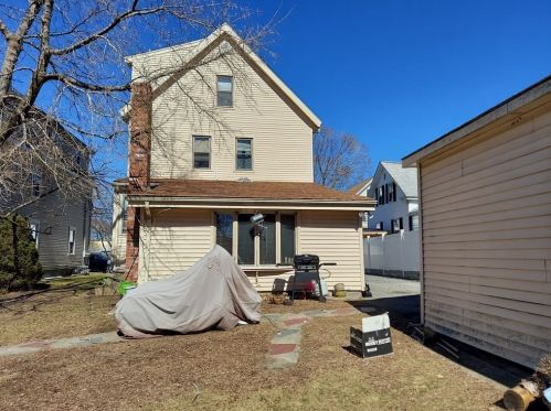 9 Grant St, Taunton MA 02780-3133 exterior