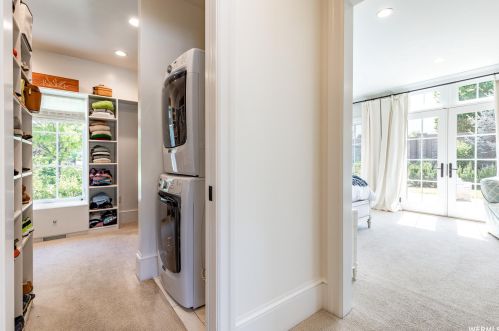 1918 Siesta Dr, Sandy UT 84093-6139 exterior