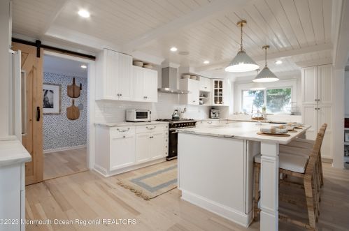 115 Lake Ave, Tinton Falls, NJ 07712-6662