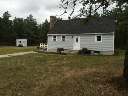 18 Seawood Rd, Wareham, MA 02571-1218