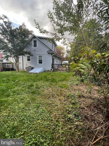 324 Elm Ave, West Deptford NJ  08097-1323 exterior