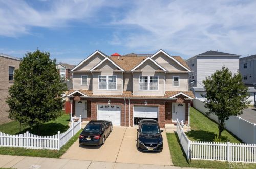 67 Union St, Carteret, NJ 07008-3325