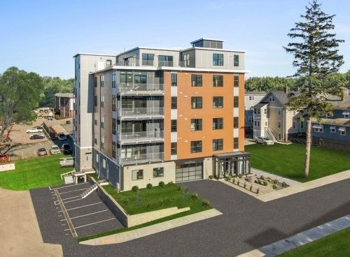 11 Oak Grove Ter, Quincy MA  02169-7708 exterior