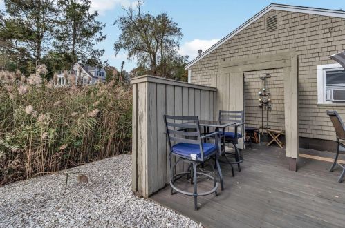 722 State Hwy, Eastham MA 02642-2534 exterior