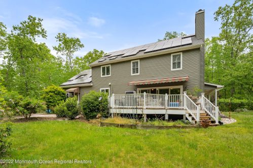 335 Veterans Hwy, Jackson Twp NJ 08527-2832 exterior