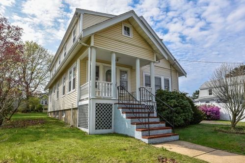 116 Pratt Ave, Dedham, MA 02026-3416