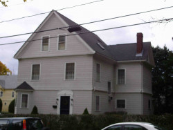 1083 Walnut St, Newton, MA 02461-1262