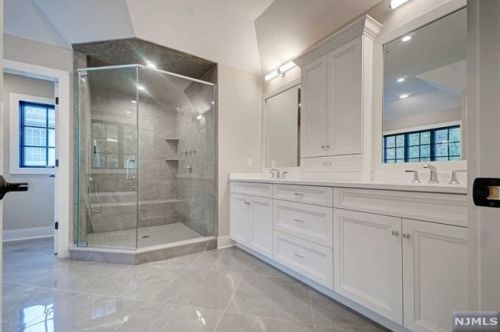 158 Magnolia Ave, Tenafly NJ  07670-1828 exterior