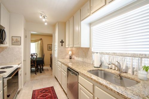 3526 Rockcrest Dr, Garland TX 75044-6514 exterior