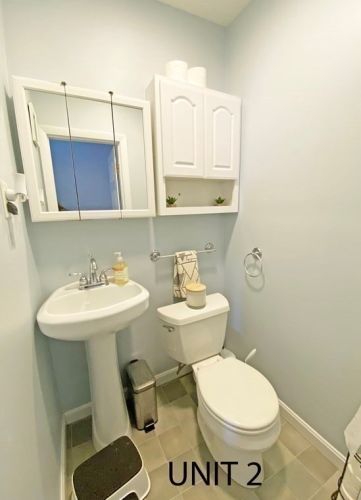 104 Side Pkwy, Newton MA 02458-1816 exterior