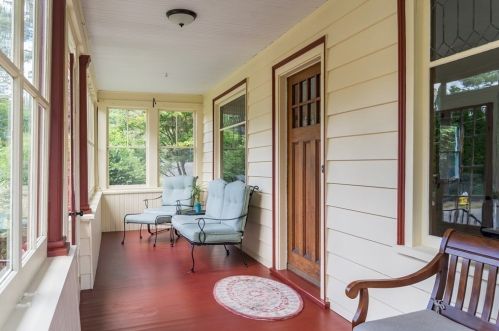 16 Henderson St, Needham, MA 02492-2209