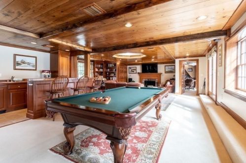 61 Brg St, Hingham MA 02061-2333 exterior