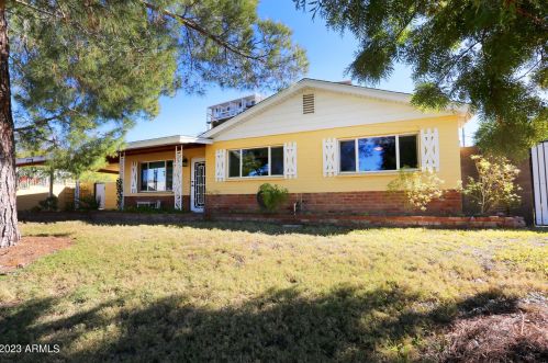 1017 Echo Ln, Phoenix, AZ 85020-3721